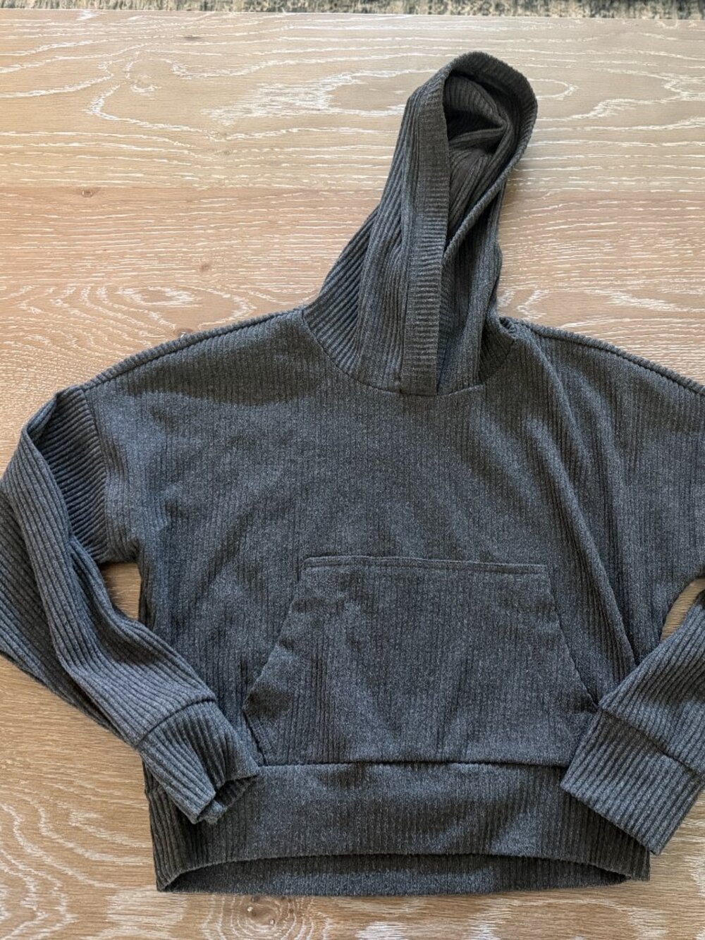 EUC Girls Abercrombie kids dark gray long sleeve hoodie size 9/10